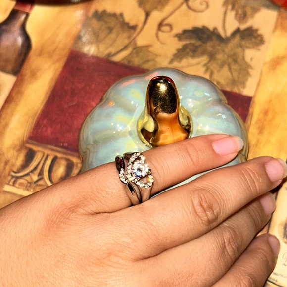 Lab created diamond 💎 18k white gold plated size 7 band and ring 💍 - Picture 3 of 8